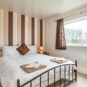  Holiday home Idyllic Cottage, With Sea Views, Sleeps 6 United Kingdom